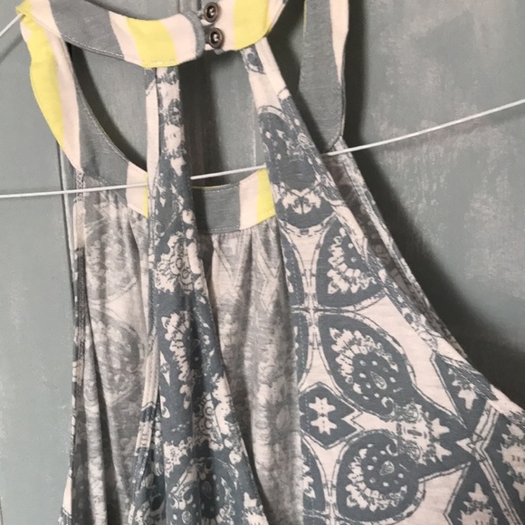 Free People Dress SUMMER Size Medium in Blue , white and yellow . Flattering - Picture 8 of 9